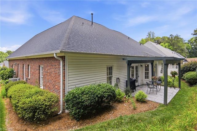 5018 Thornbury Ridge Road, Winston-salem, NC 27106