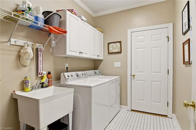 5018 Thornbury Ridge Road, Winston-salem, NC 27106