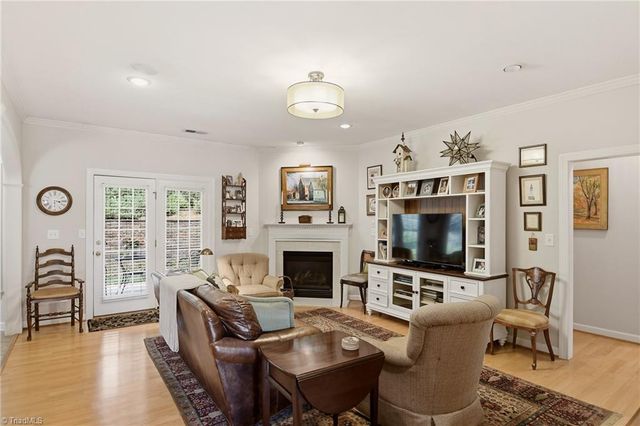 5018 Thornbury Ridge Road, Winston-salem, NC 27106