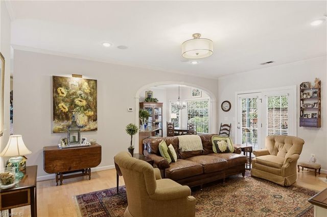 5018 Thornbury Ridge Road, Winston-salem, NC 27106