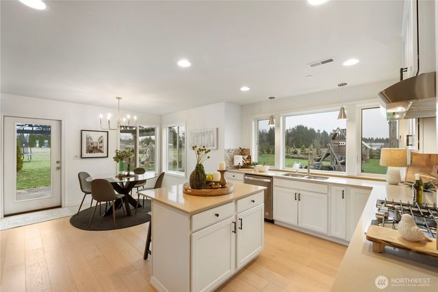 11211 244th Avenue Ct E, Buckley, WA 98321