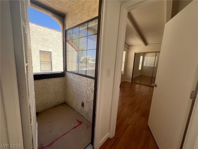 6161 West Oakey Boulevard D, Las Vegas, NV 89146