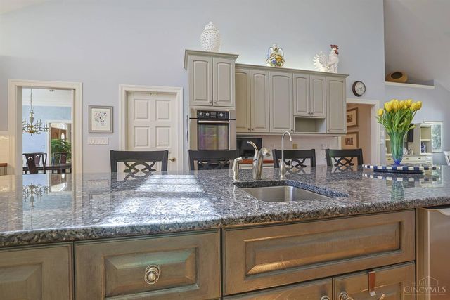 7710 Indian Hill Road, Indian Hill, OH 45243