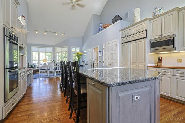 7710 Indian Hill Road, Indian Hill, OH 45243