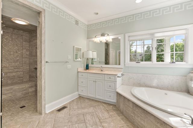 7710 Indian Hill Road, Indian Hill, OH 45243