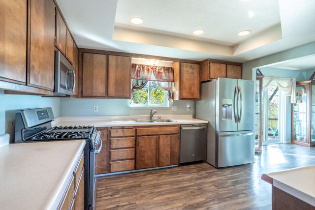 14364 Sundown Drive, Redding, CA 96003