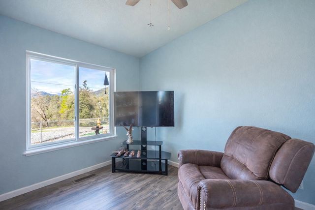 14364 Sundown Drive, Redding, CA 96003