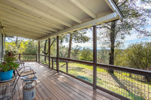 14364 Sundown Drive, Redding, CA 96003