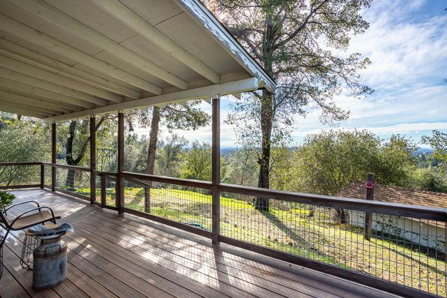 14364 Sundown Drive, Redding, CA 96003