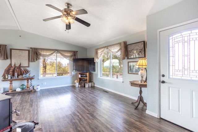 14364 Sundown Drive, Redding, CA 96003