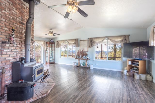 14364 Sundown Drive, Redding, CA 96003