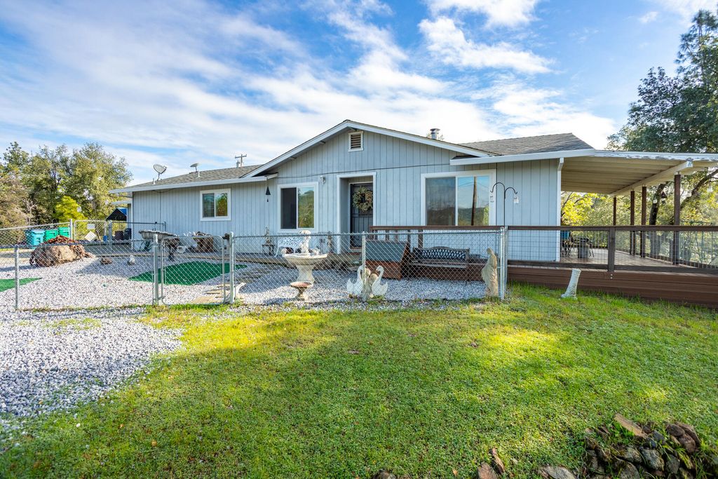 14364 Sundown Drive, Redding, CA 96003