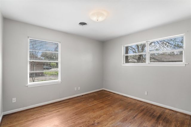 1504 N San Jacinto Street, Conroe, TX 77301