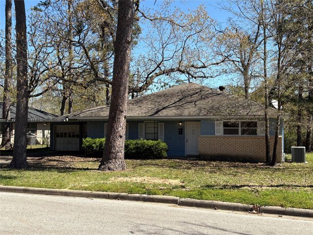 1504 N San Jacinto Street, Conroe, TX 77301