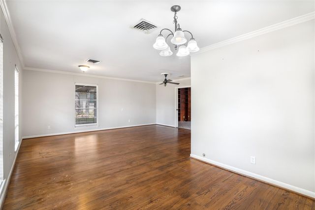 1504 N San Jacinto Street, Conroe, TX 77301