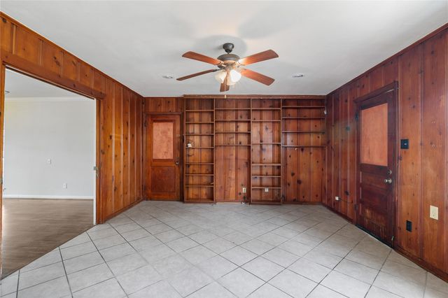 1504 N San Jacinto Street, Conroe, TX 77301