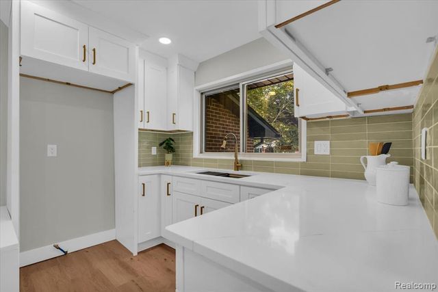 27407 Buckingham Street, Livonia, MI 48154