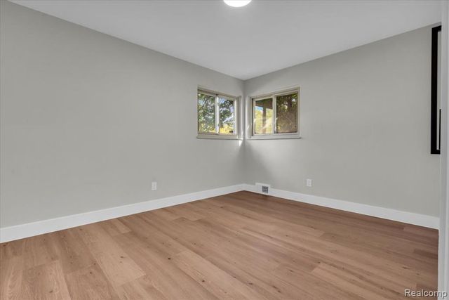 27407 Buckingham Street, Livonia, MI 48154