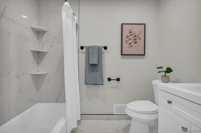 27407 Buckingham Street, Livonia, MI 48154