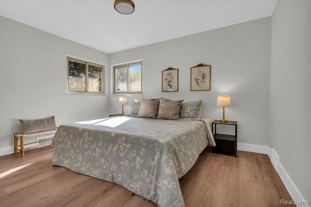 27407 Buckingham Street, Livonia, MI 48154