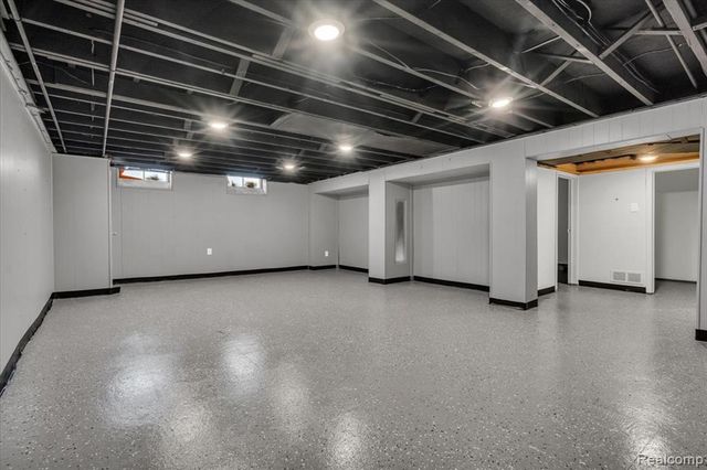 27407 Buckingham Street, Livonia, MI 48154