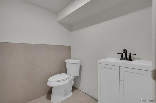 27407 Buckingham Street, Livonia, MI 48154