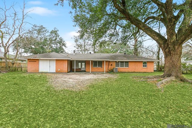 915 Cora Dr, Baton Rouge, LA 70815