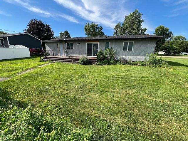 1 Shell Court, Oswego, IL 60543