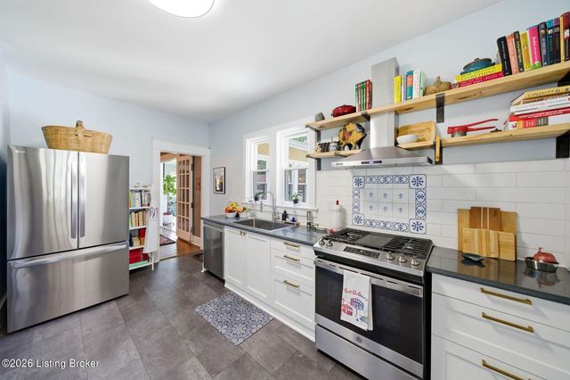 2029 Rockford Ln, Louisville, KY 40216