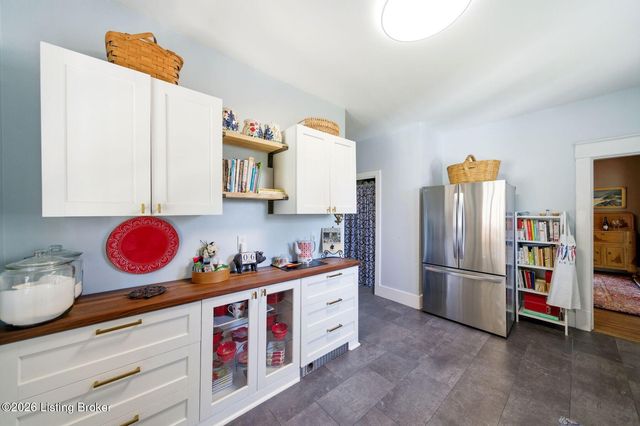 2029 Rockford Ln, Louisville, KY 40216