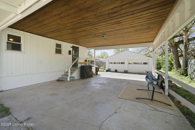 2029 Rockford Ln, Louisville, KY 40216