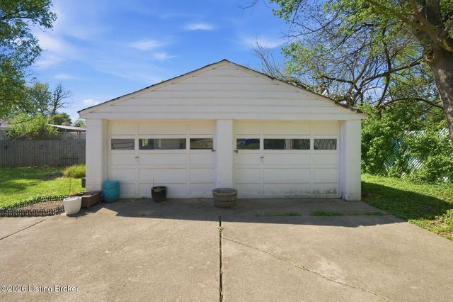 2029 Rockford Ln, Louisville, KY 40216