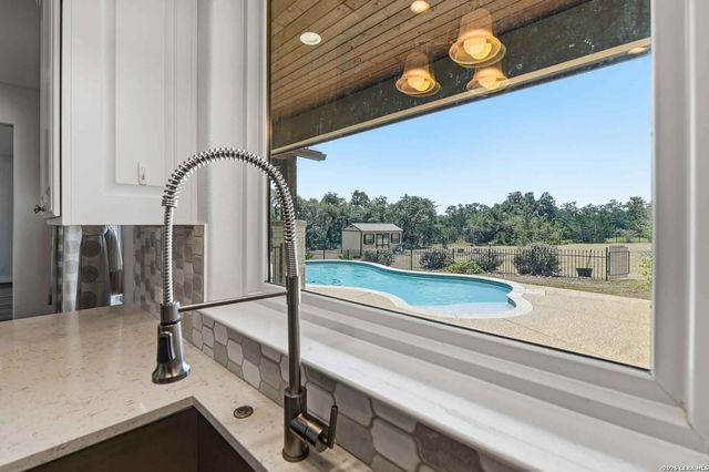 103 William Tobin, Blanco, TX 78606