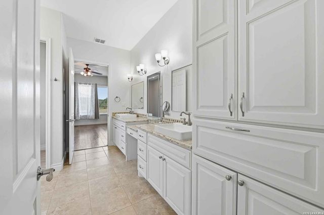 103 William Tobin, Blanco, TX 78606