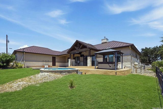 103 William Tobin, Blanco, TX 78606