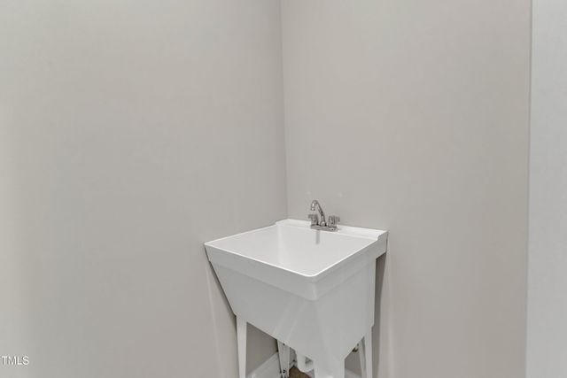 4252 Rockdell Hall Street, Raleigh, NC 27616