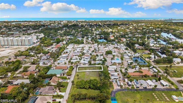 27801 Meadowlark LN, Bonita Springs, FL 34134