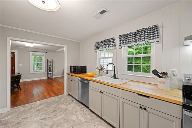 174 Holliday Road, Six Mile, SC 29682