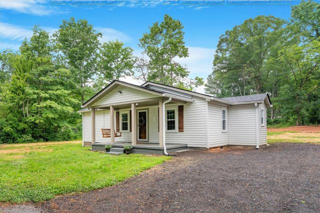 174 Holliday Road, Six Mile, SC 29682