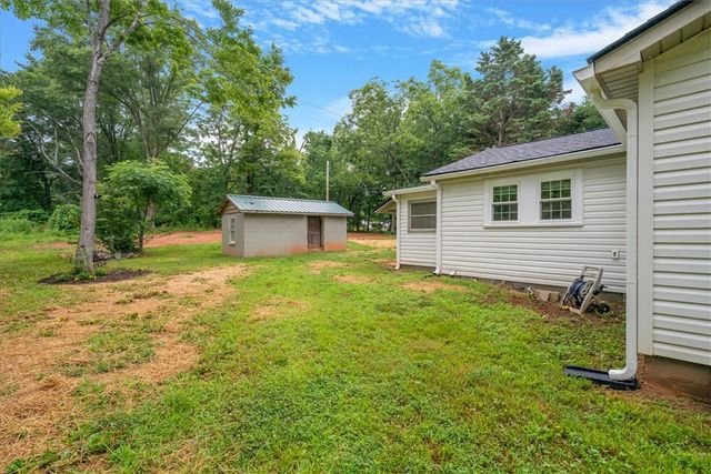 174 Holliday Road, Six Mile, SC 29682