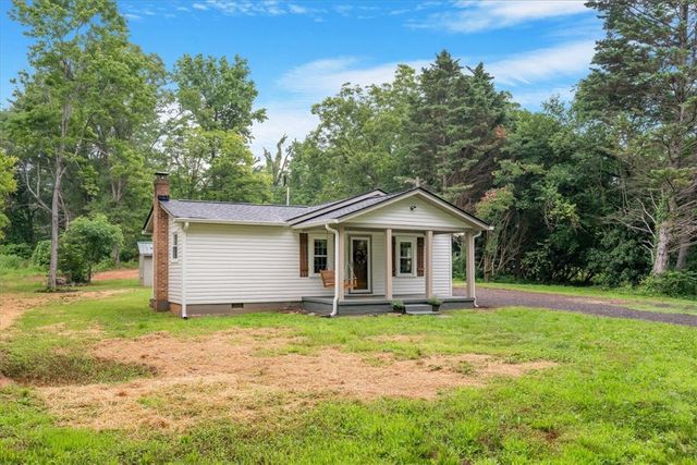 174 Holliday Road, Six Mile, SC 29682