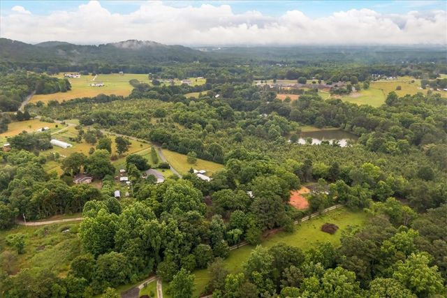 174 Holliday Road, Six Mile, SC 29682