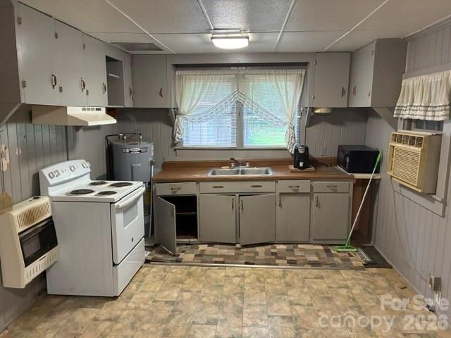 1526 Bills Creek Road, Lake Lure, NC 28746