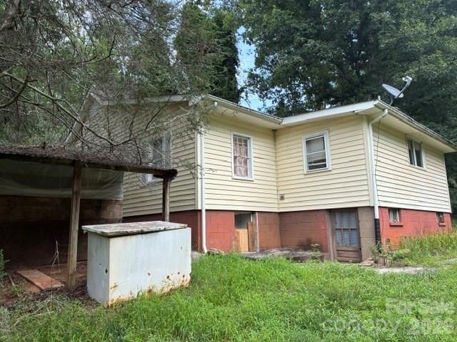 1526 Bills Creek Road, Lake Lure, NC 28746