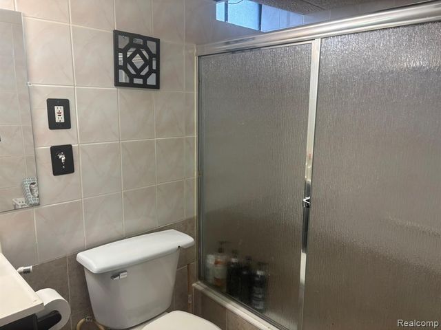 8847 Woodbine, Redford, MI 48239