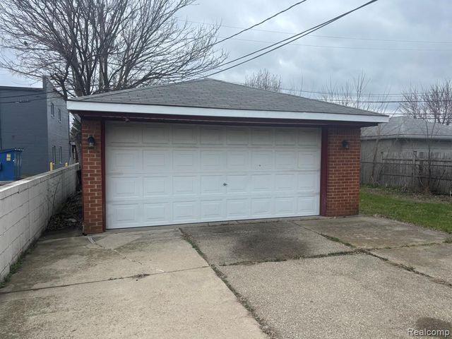 8847 Woodbine, Redford, MI 48239