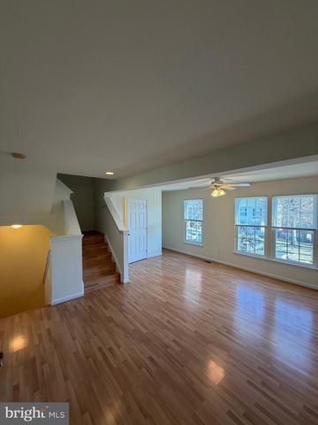 9068 FALCON GLEN CT, Bristow, VA 20136