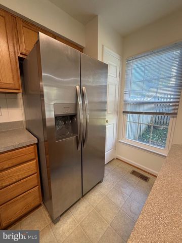 9068 FALCON GLEN CT, Bristow, VA 20136