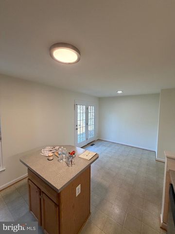 9068 FALCON GLEN CT, Bristow, VA 20136