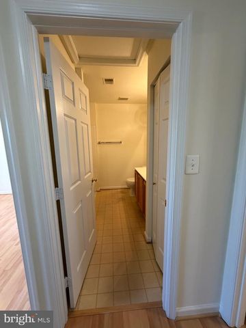 9068 FALCON GLEN CT, Bristow, VA 20136